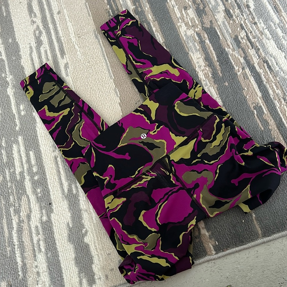 LULULEMON COLORFUL PRINT LEGGINGS